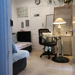 https://marahanata-jadwin-1-beautiful-1-bed-room-flat.cambridgehotelsuk.com